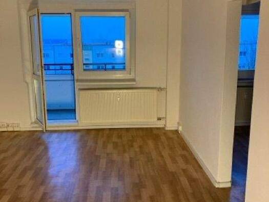 Wohnung zur Miete 375 € 3 Zimmer 61,9 m² 6. Geschoss frei ab sofort Theodor-Heuss-Straße 16 Dierkow-Neu Rostock 18146