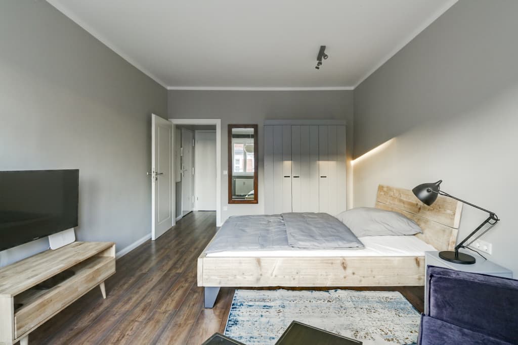 Wohnung zur Miete Wohnen auf Zeit 1.790 € 2 Zimmer 35 m²<br/>Wohnfläche 01.04.2025<br/>Verfügbarkeit Courbièrestraße Schöneberg Berlin 10787