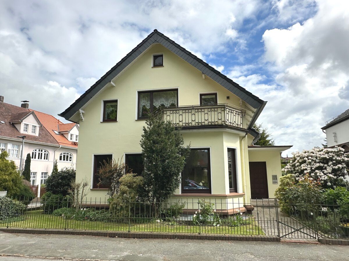 Haus zum Kauf 295.000 € 7 Zimmer 189 m²<br/>Wohnfläche 508 m²<br/>Grundstück Blumenthal Bremen / Blumenthal 28779