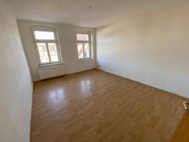 Wohnung zur Miete 288 € 2 Zimmer 48 m² 3. Geschoss frei ab sofort Altenburg Altenburg 04600