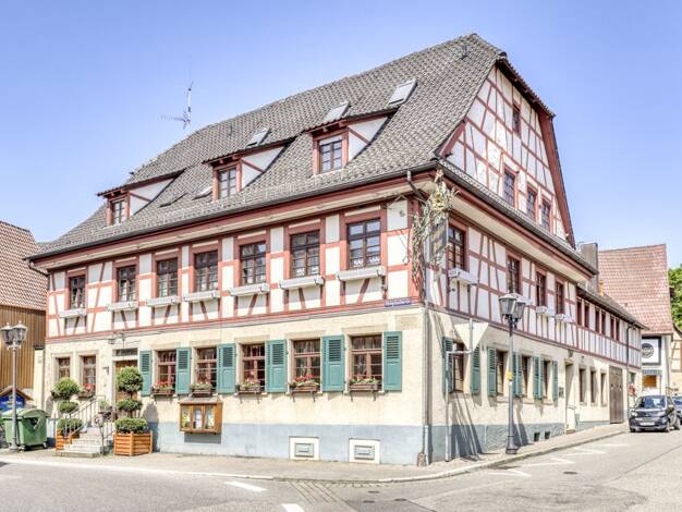 Wohn- und Geschäftshaus zum Kauf als Kapitalanlage geeignet 1.400.000 € 1.092,9 m² 737 m² Grundstück Stein Königsbach-Stein 75203