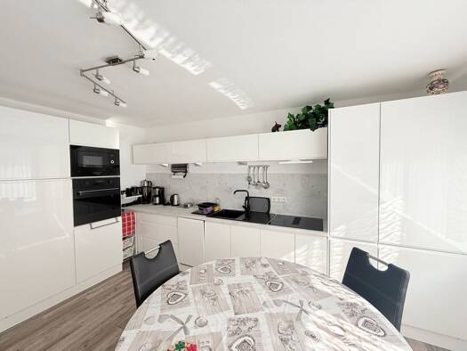 Wohnung zum Kauf 253.000 € 4 Zimmer 100 m² frei ab 01.01.2027 Grafenwöhr Grafenwöhr 92655