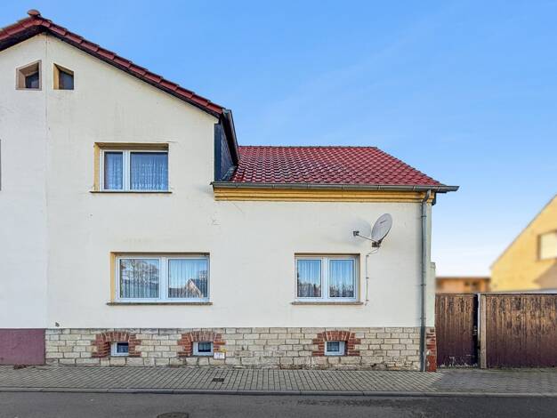 Doppelhaushälfte zum Kauf 64.372 € 5 Zimmer 100 m² 292 m² Grundstück Kroppenstedt 39397