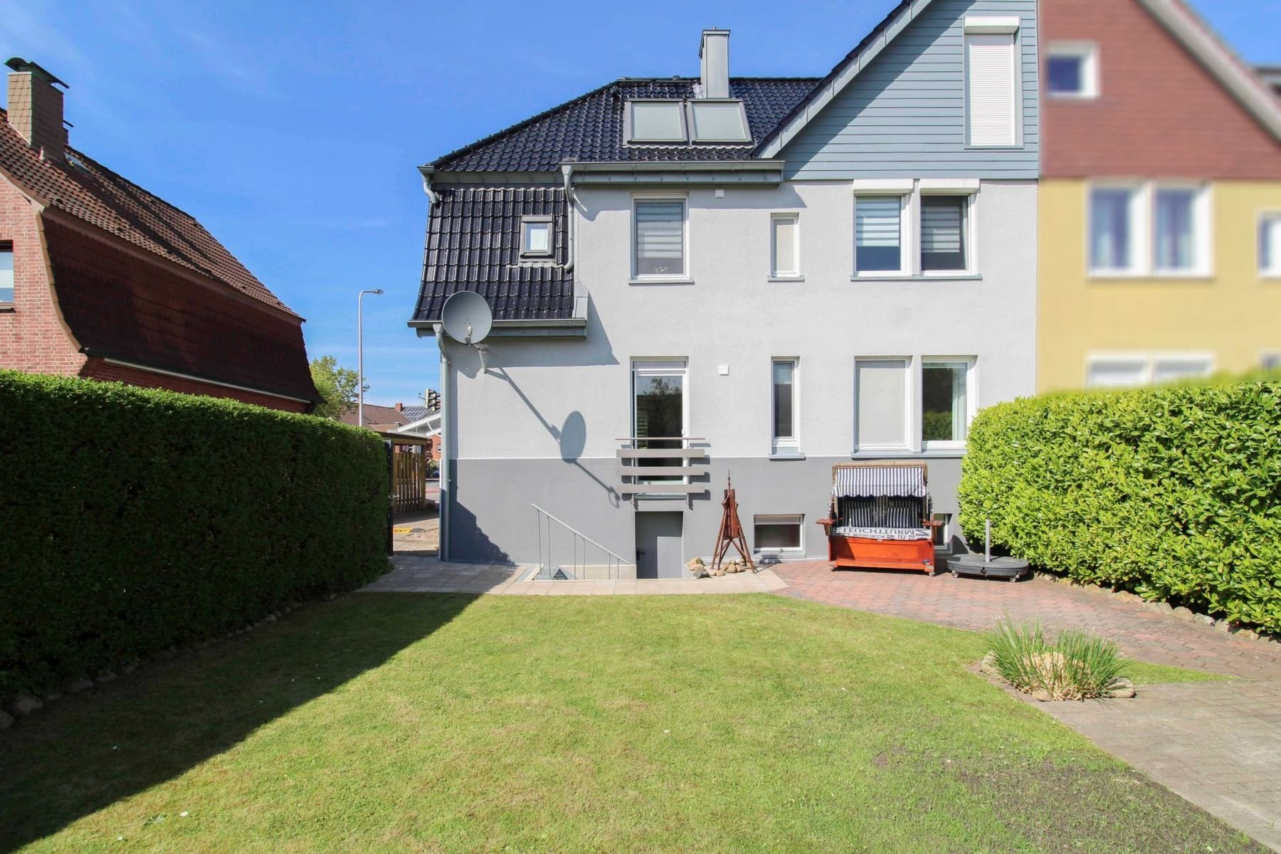 Mehrfamilienhaus zum Kauf als Kapitalanlage geeignet 639.000 € 8 Zimmer 185 m²<br/>Wohnfläche 441,2 m²<br/>Grundstück Cuxhaven Cuxhaven 27474