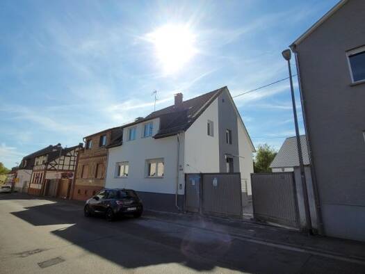 Einfamilienhaus zur Miete 2.000 € 4 Zimmer 135 m² 160 m² Grundstück frei ab 15.09.2025 Breckenheim Wiesbaden 65207