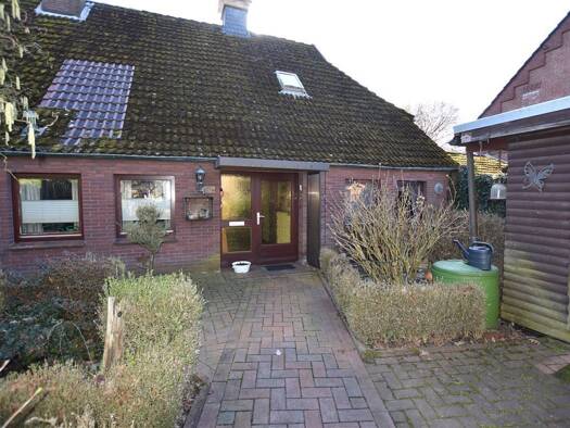 Doppelhaushälfte zur Versteigerung 95.000 € 5 Zimmer 120 m² 587 m² Grundstück frei ab sofort Hüllstede Westerstede 26655