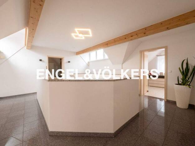 Einfamilienhaus zum Kauf 747.000 € 9 Zimmer 350 m² 750 m² Grundstück Niederwerrn 97464