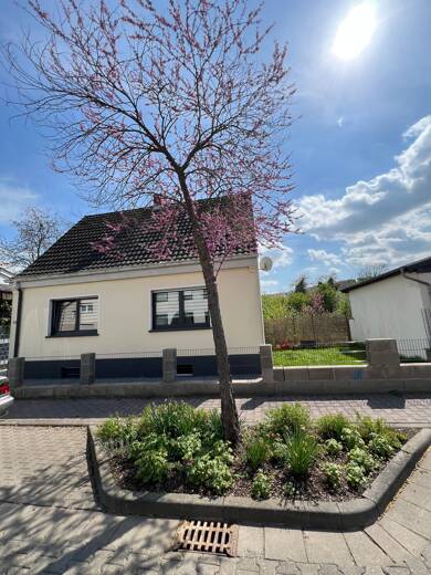 Wohnung zum Kauf 315.000 € 4 Zimmer 100 m² frei ab sofort Schloss-Str. 19 Grundschule Namedy 2 Andernach 56626