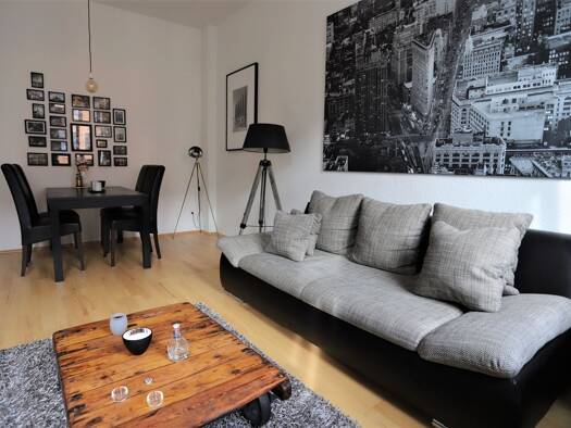 Wohnung zur Miete 850 € 2 Zimmer 54 m² 2. Geschoss Plauen Dresden