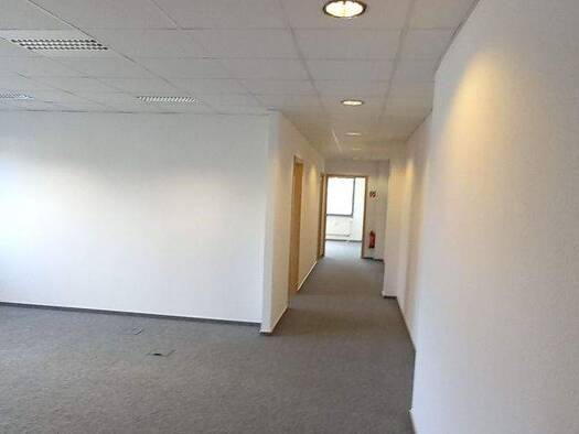 Büro zur Miete 120 m² Bürofläche teilbar von 120 m² bis 280 m² Bad Wilhelmshöhe Kassel 34131