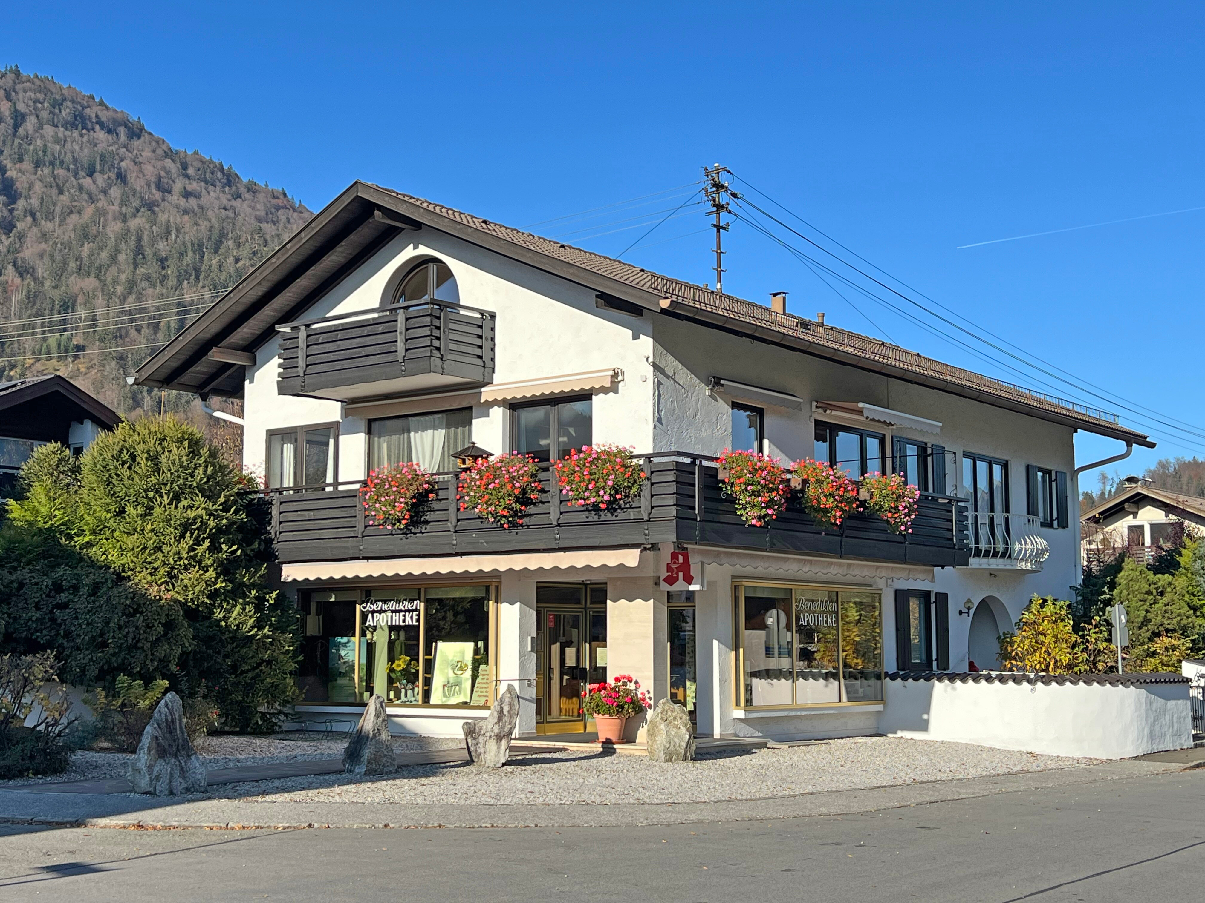 Einfamilienhaus zum Kauf 1.100.000 € 9 Zimmer 335 m²<br/>Wohnfläche 1.125 m²<br/>Grundstück Oberau Oberau 82496