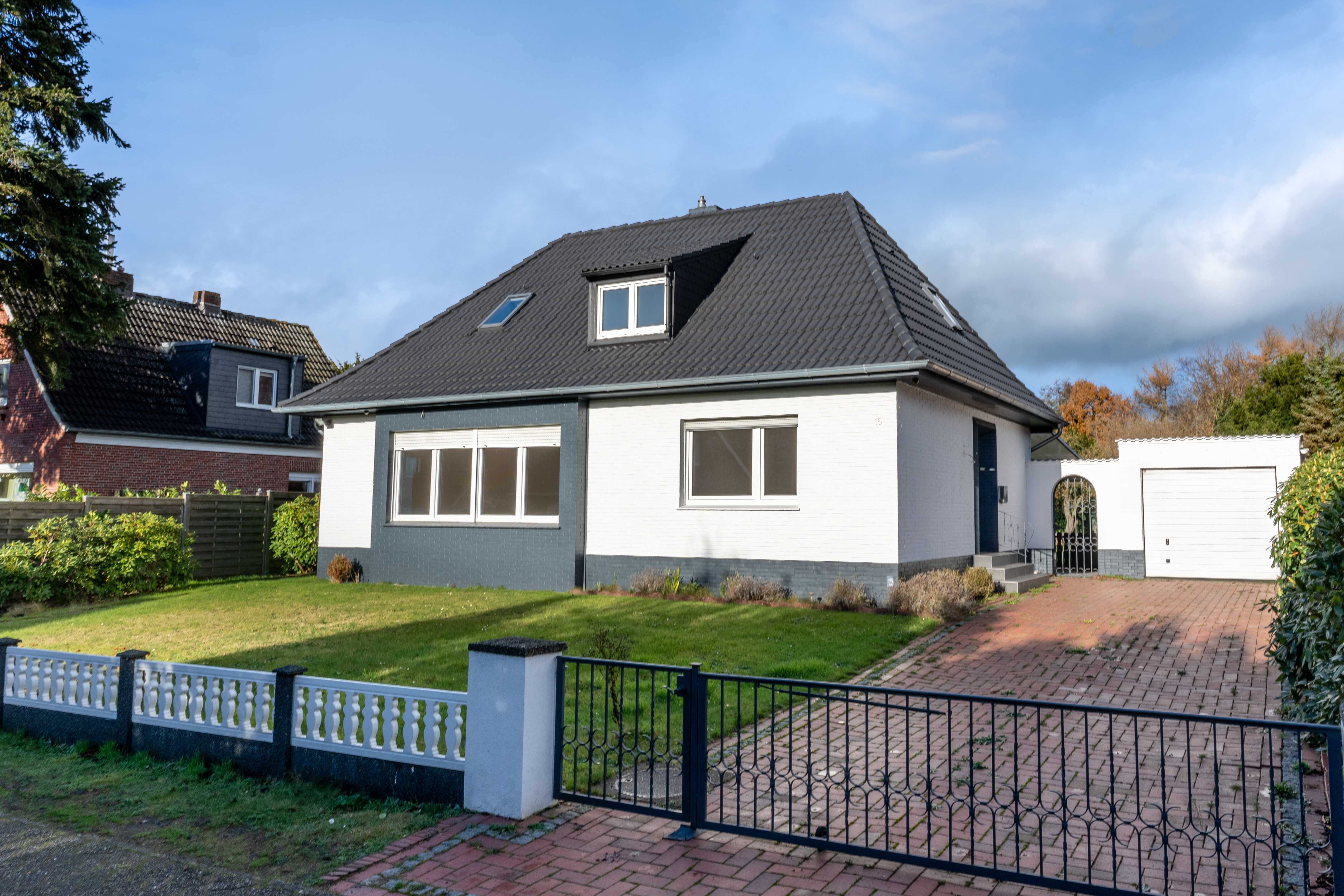 Bungalow zum Kauf provisionsfrei 299.900 € 5 Zimmer 138 m²<br/>Wohnfläche 1.175 m²<br/>Grundstück Leer Leer 26789