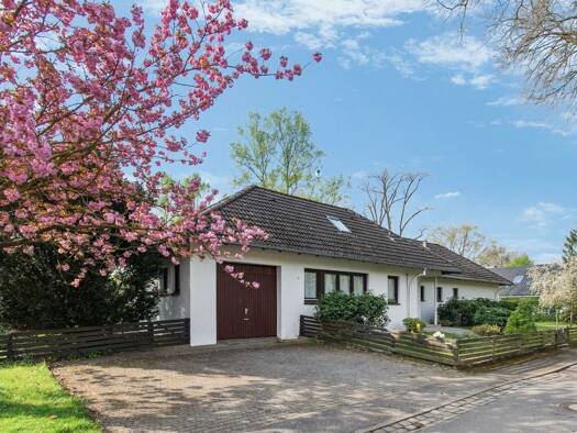 Einfamilienhaus zum Kauf 1.195.000 € 4 Zimmer 191 m² 2.750 m² Grundstück Wedel 22880