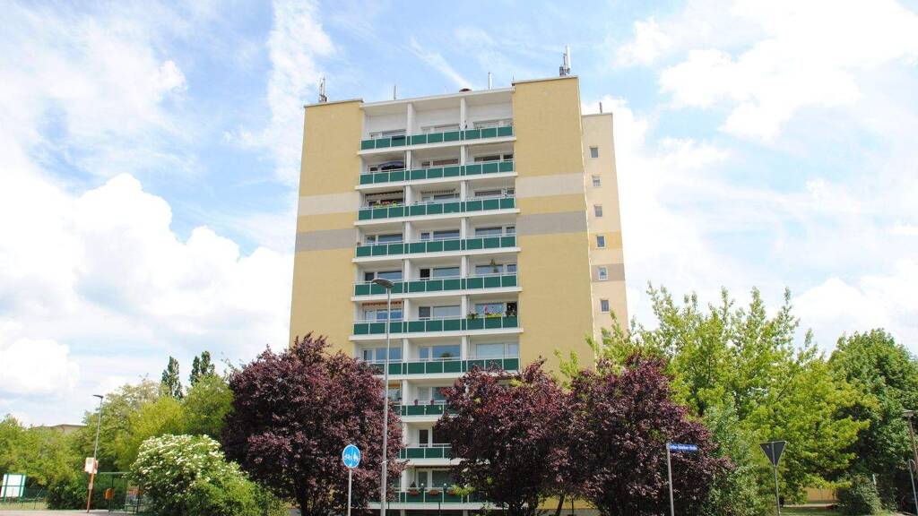 Wohnung zur Miete 340 € 2 Zimmer 56,1 m² EG frei ab sofort Straße des Friedens 68 Merseburg 06217