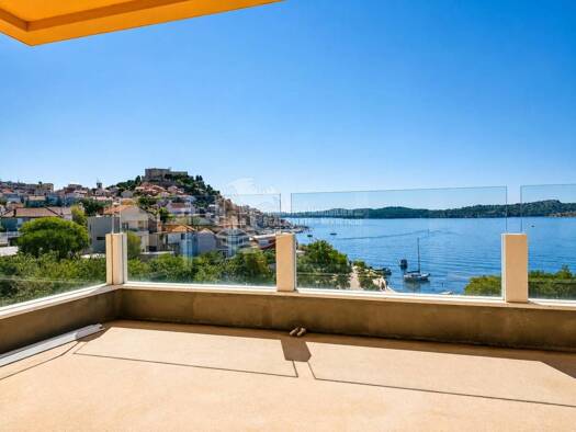 Wohnung zum Kauf 750.000 € 4 Zimmer 129 m² Geschoss 2/3 Grad, Šibenik Šibenik 22000