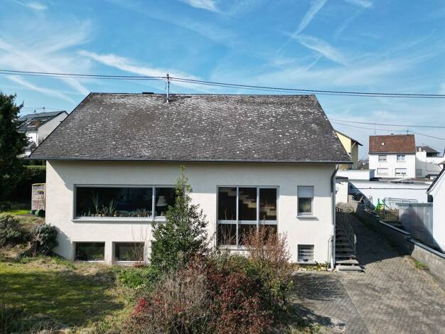 Einfamilienhaus zum Kauf 449.000 € 5 Zimmer 268,6 m² 810 m² Grundstück Bassenheim 56220