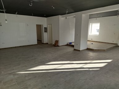 Bürofläche zur Miete provisionsfrei 1.000 € 2 Zimmer 115 m² Bürofläche Bahnhofstraße 5 Trostberg Trostberg 83308