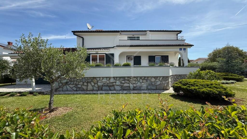 Mehrfamilienhaus zum Kauf 690.000 € 8 Zimmer 210 m² 966 m² Grundstück Krk 51500