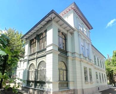 Wohnung zur Miete 2.700 € 8 Zimmer 219 m² Geschoss EG/2 frei ab 15.08.2025 Westvorstadt Weimar 99425