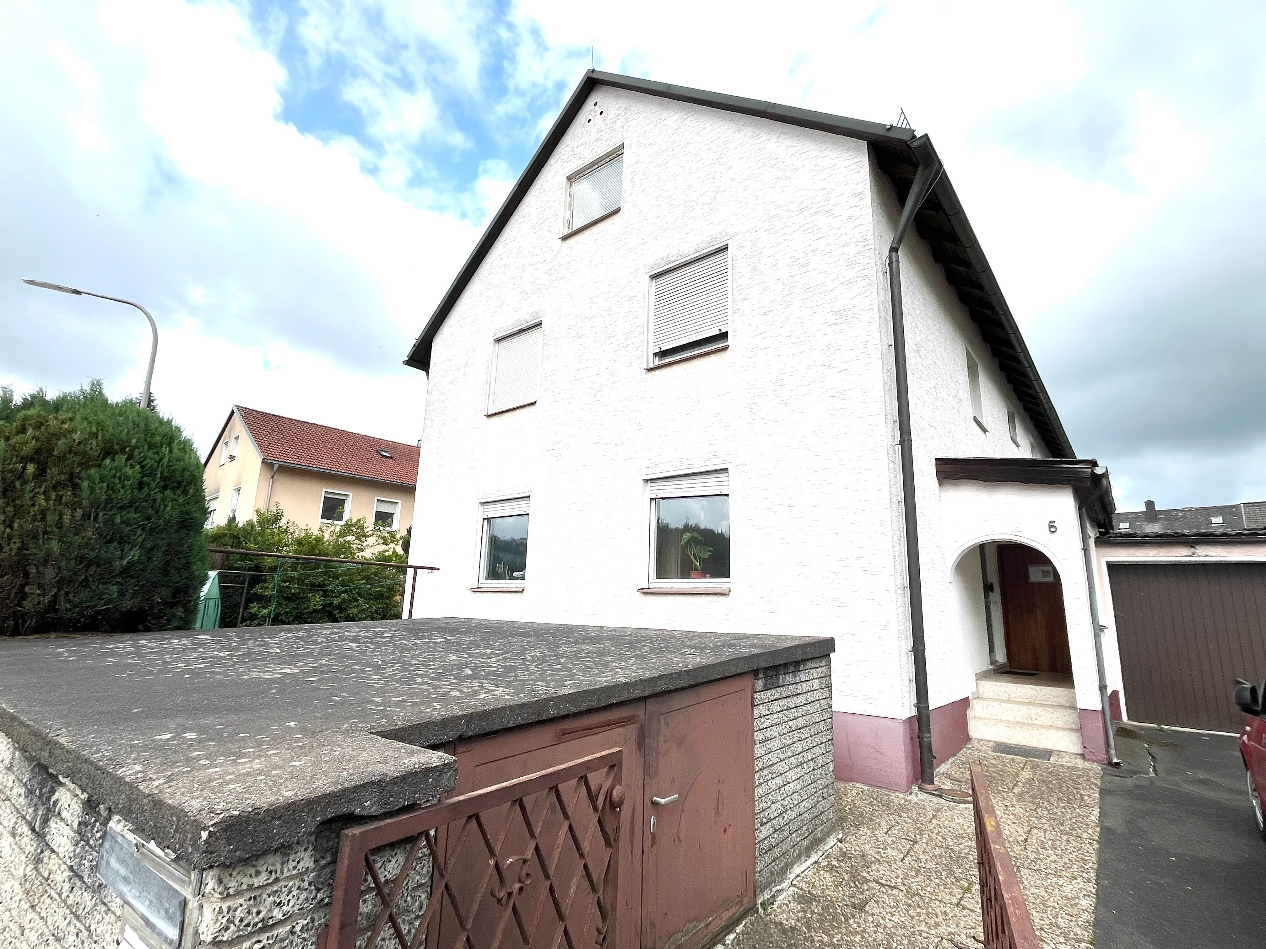 Haus zum Kauf 259.000 € 12 Zimmer 286 m²<br/>Wohnfläche 524 m²<br/>Grundstück Altenstadt Altenstadt a.d.Waldnaab 92665