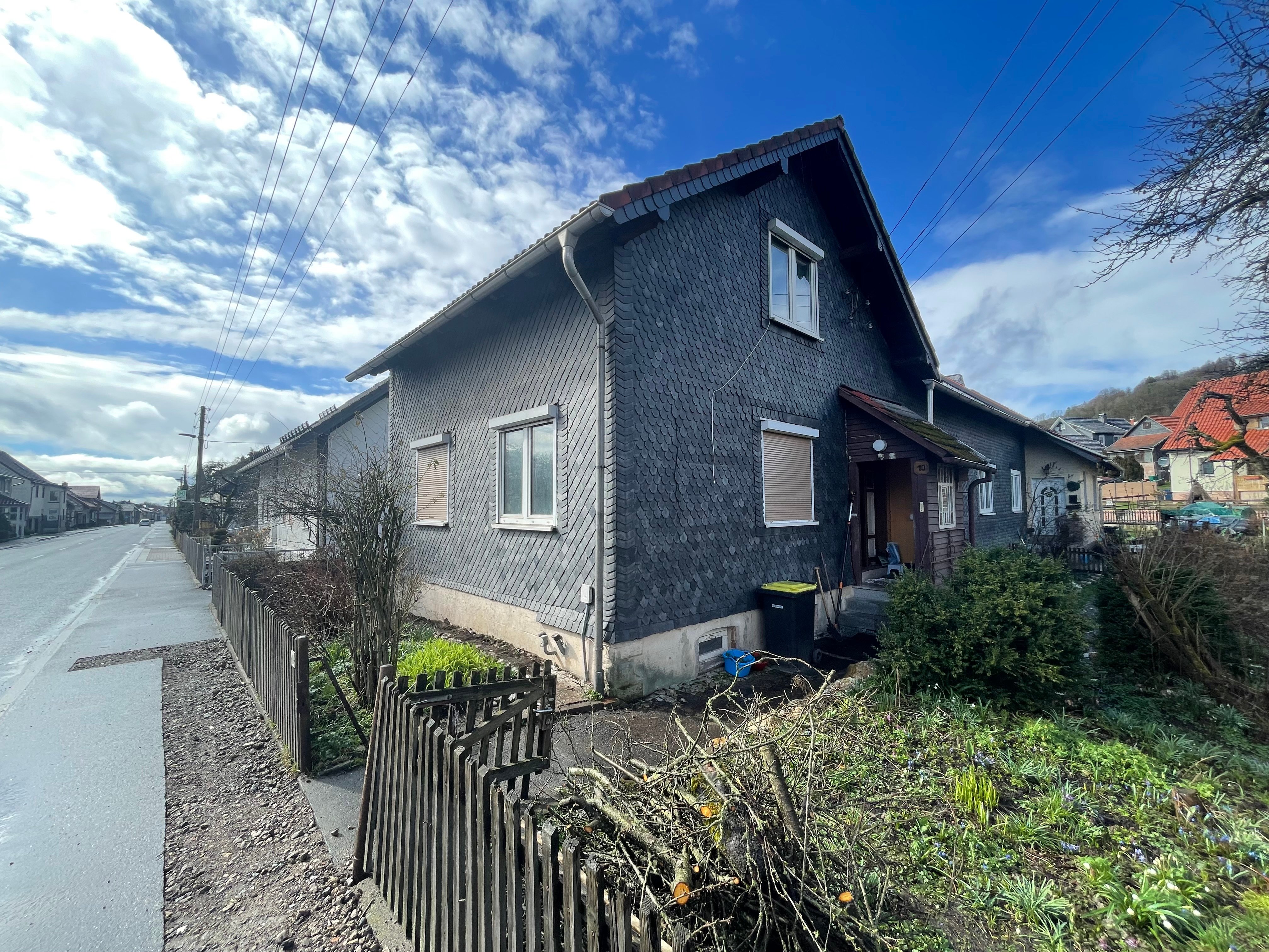 Einfamilienhaus zum Kauf provisionsfrei 36.500 € 6 Zimmer 190 m²<br/>Wohnfläche 670 m²<br/>Grundstück Werrastrasse 10 Sachsenbrunn Eisfeld 98673