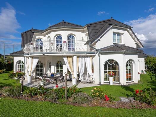 Haus zum Kauf 1.200.000 € 7 Zimmer 260 m² 988 m² Grundstück Riedern a.W. Ühlingen-Birkendorf 79777