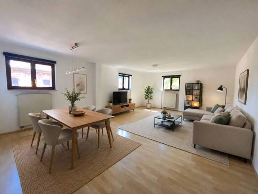 Wohnung zur Miete 900 € 2 Zimmer 71,1 m² 3. Geschoss Wiesbaden 65185
