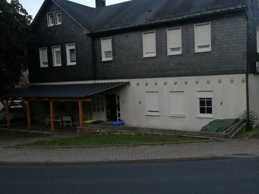 Einfamilienhaus zum Kauf provisionsfrei 145.000 € 8 Zimmer 448 m² 448 m² Grundstück Schleusinger Straße 125 Stützerbach 98694