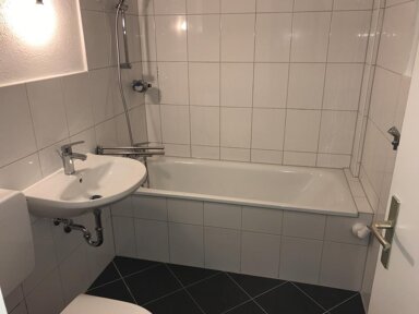 Wohnung zur Miete 519 € 3 Zimmer 70 m² EG Rügenstraße 29 Neumühl Duisburg 47167