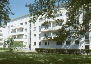 Wohnung zur Miete 465 € 2 Zimmer 61,6 m² frei ab 12.12.2024 Haenel-Clauß-Str. 9 Striesen-Süd (Hepkeplatz) Dresden 01309