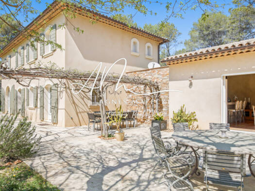 Einfamilienhaus zum Kauf 1.790.000 € 10 Zimmer 260 m² 7.620 m² Grundstück La Motte 83920