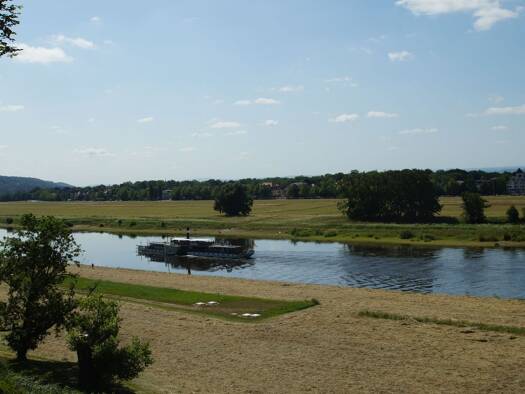 Grundstück zum Kauf provisionsfrei 1.892.400 € 1.660 m² Grundstück Baugenehmigung vorhanden Radeberger Vorstadt Dresden 01099