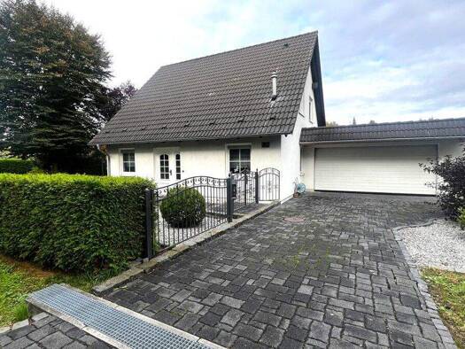 Einfamilienhaus zum Kauf 379.000 € 4 Zimmer 123 m² 615 m² Grundstück Friedersdorf 06774