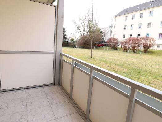 Wohnung zur Miete 418 € 3 Zimmer 59,8 m² EG frei ab 16.08.2026 Sterzelstraße 13 Siegmar Siegmar 09117