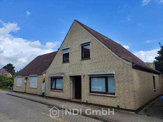 Einfamilienhaus zum Kauf 395.000 € 194 m² 671 m² Grundstück Uetersen 25436