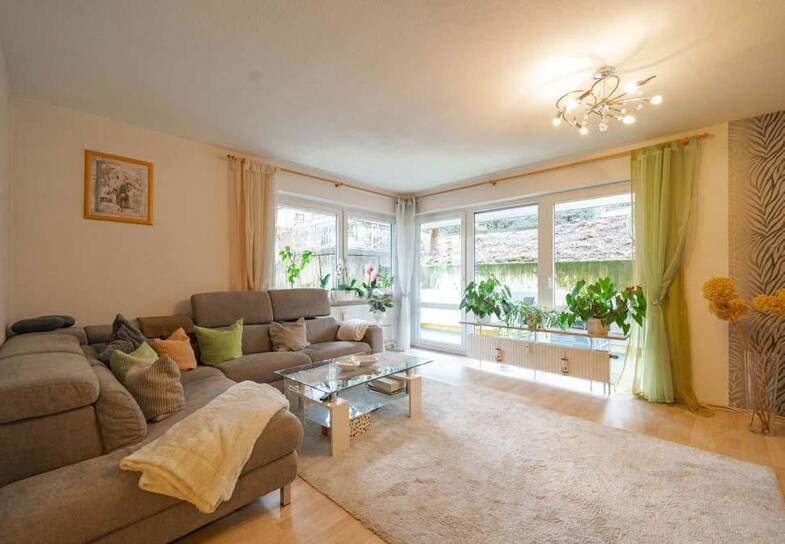 Wohnung zur Miete 1.025 € 3,5 Zimmer 100 m² Souterrain, EG Haupstraße 82h Gerbrunn 97218