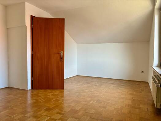 WG-Zimmer zur Miete 400 € 18 m² Geschoss 2/3 frei ab sofort Würzburger Straße Höchberg 97204