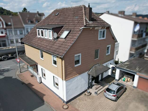 Haus zum Kauf provisionsfrei 223.000 € 7 Zimmer 200 m² 301 m² Grundstück Beverungen Beverungen 37688