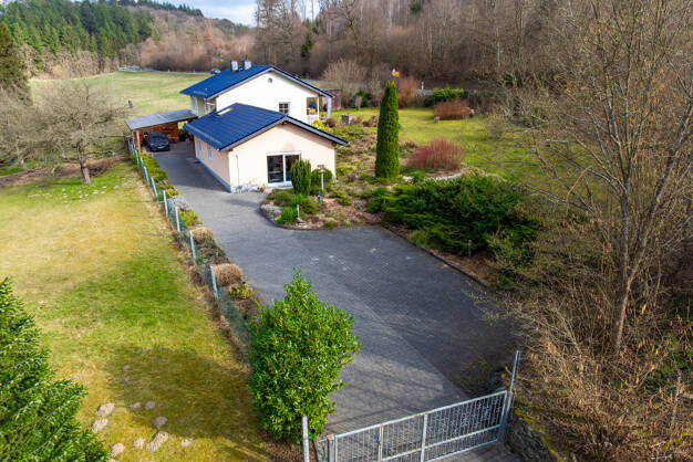 Einfamilienhaus zum Kauf 420.000 € 4 Zimmer 110 m² 1.674 m² Grundstück frei ab 01.07.2025 Niederquembach Schöffengrund 35641