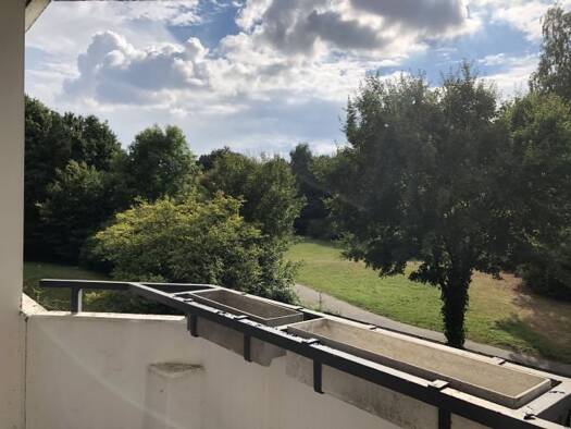 Wohnung zur Miete 1.050 € 3 Zimmer 90 m² Geschoss 1/4 frei ab 01.02.2026 Hummelsbüttel Hamburg 22399