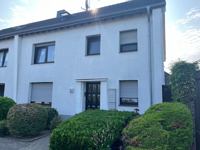 Mehrfamilienhaus zum Kauf 410.000 € 9 Zimmer 210 m²<br/>Wohnfläche 371 m²<br/>Grundstück Schiefbahn Willich-Zentrum 47877