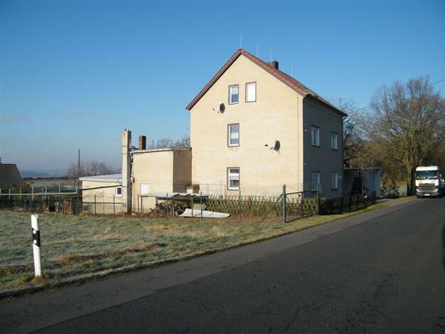 Mehrfamilienhaus zum Kauf 67.000 € 3 Zimmer 79 m² 1.780 m² Grundstück frei ab sofort Wermsdorf 04779