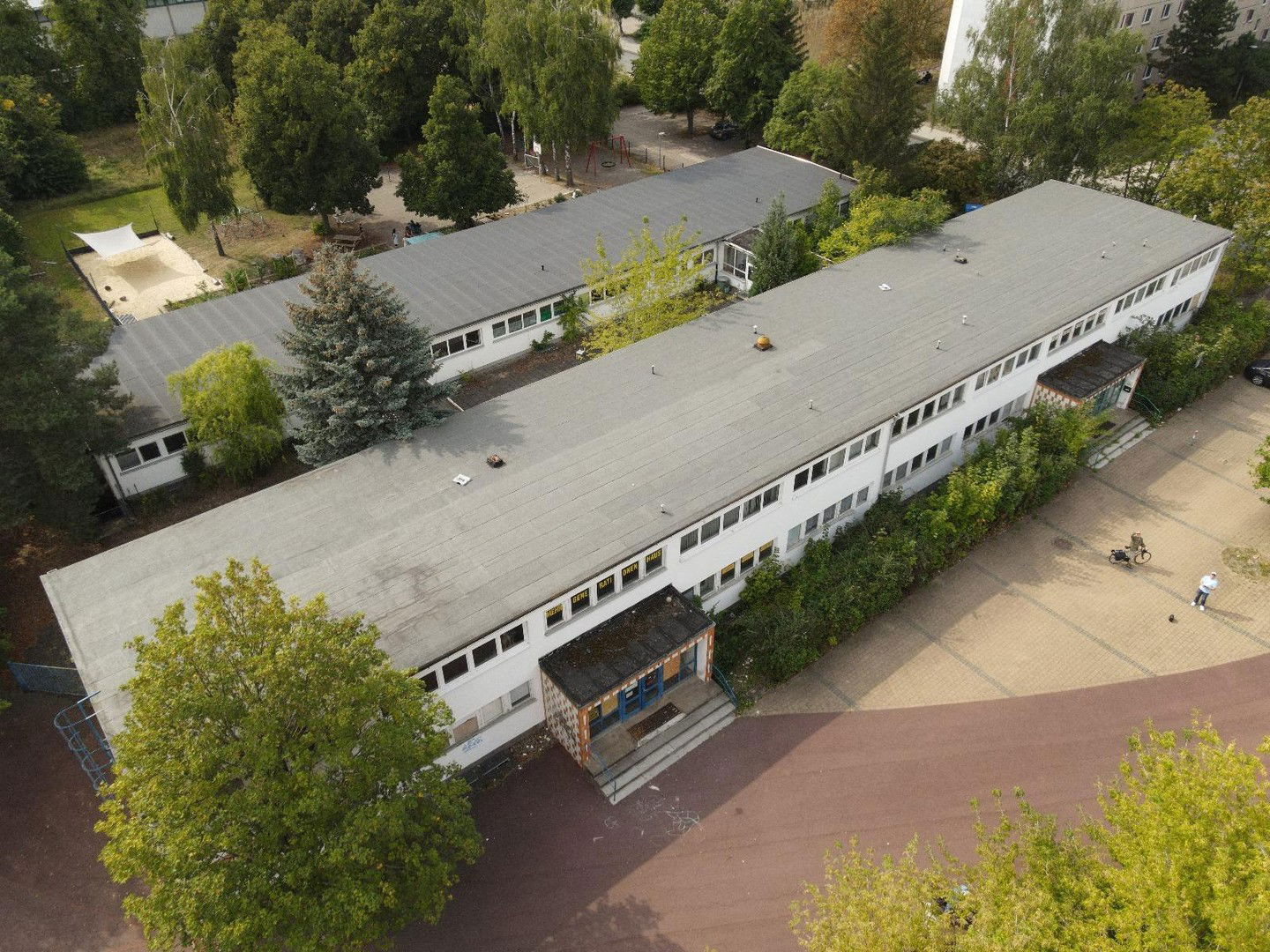 Bürogebäude zum Kauf provisionsfrei 175.000 € 2.482 m²<br/>Bürofläche Juri Gagarin Straße 19 Halberstadt Halberstadt 38820