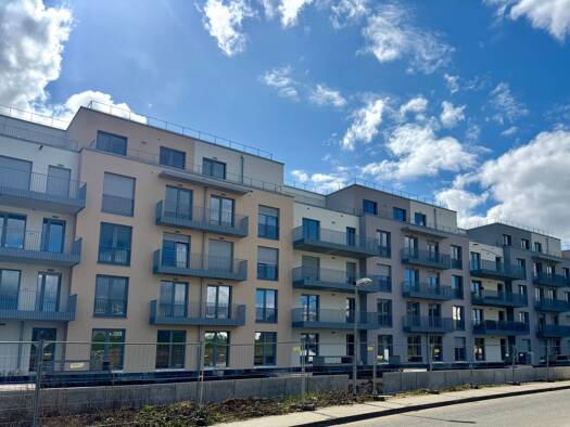 Wohnung zur Miete 1.490 € 3 Zimmer 81 m² frei ab sofort Bad Vilbel Bad Vilbel 61118