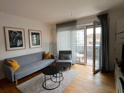 Wohnung zur Miete 1.230 € 2 Zimmer 62,4 m² frei ab sofort Landshuter Straße 74 c Kasernenviertel Regensburg 93053