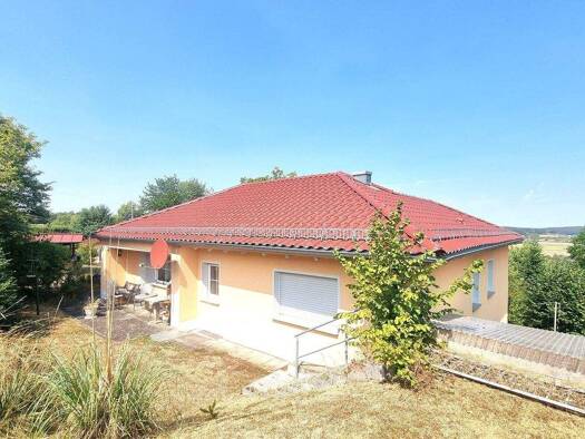 Bungalow zum Kauf 322.000 € 5 Zimmer 106 m² 1.499 m² Grundstück frei ab sofort Sixtenberg Geiselwind 96160