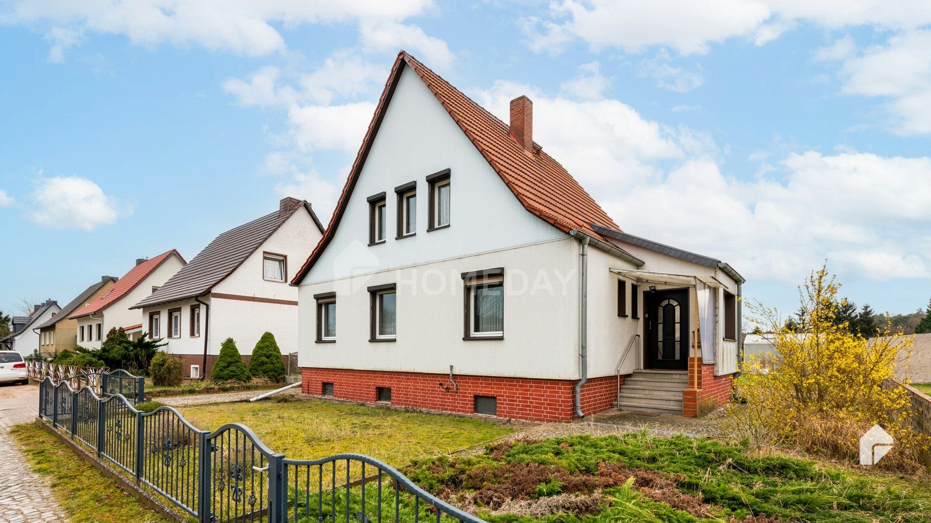 Einfamilienhaus zum Kauf 94.000 € 4 Zimmer 100 m²<br/>Wohnfläche 630 m²<br/>Grundstück Güsen Güsen 39317