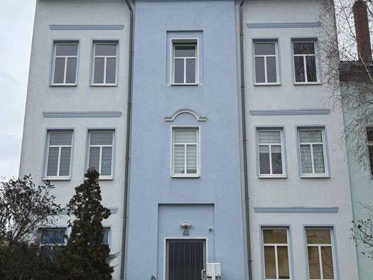Wohnung zur Miete 601 € 3 Zimmer 92,5 m² 2. Geschoss frei ab sofort Innenstadt Gera 07545