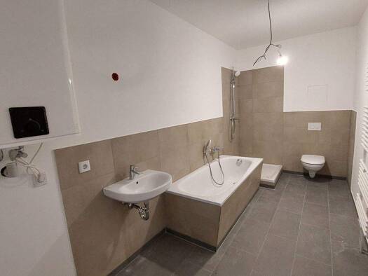 Wohnung zur Miete - Erstbezug 714 € 4 Zimmer 95,2 m² Luchplatz 1 Dessau-Roßlau 06862