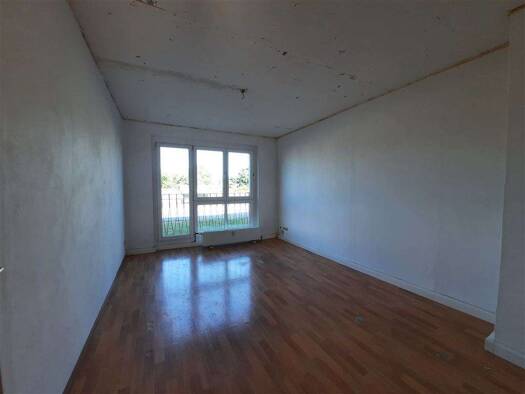 Wohnung zur Miete 440 € 4 Zimmer 73,4 m² EG frei ab sofort Gerhart-Hauptmann Straße 2 Lauchhammer 01979